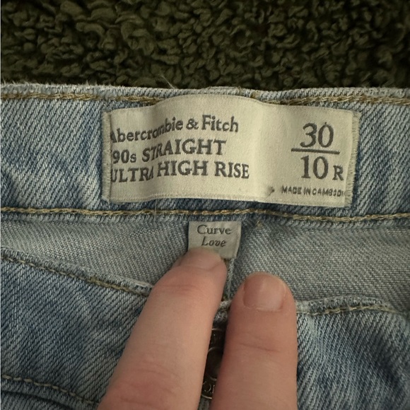 Abercrombie Curve Love Ultra High Waisted 90s Straight Jeans - Picture 4 of 7